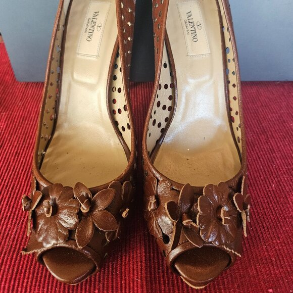 Valentino Floral Heels - Picture 1 of 5